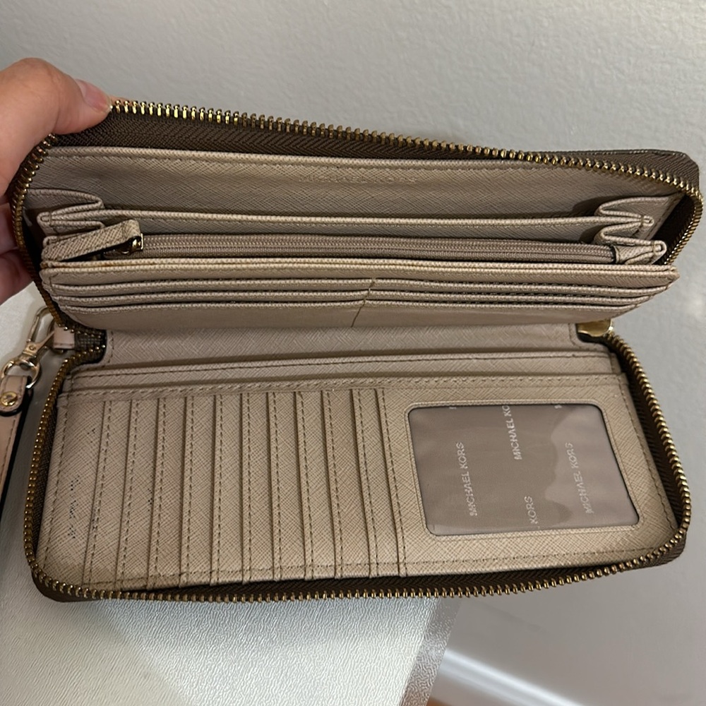 MK Large Wallet - Picture 3 of 5